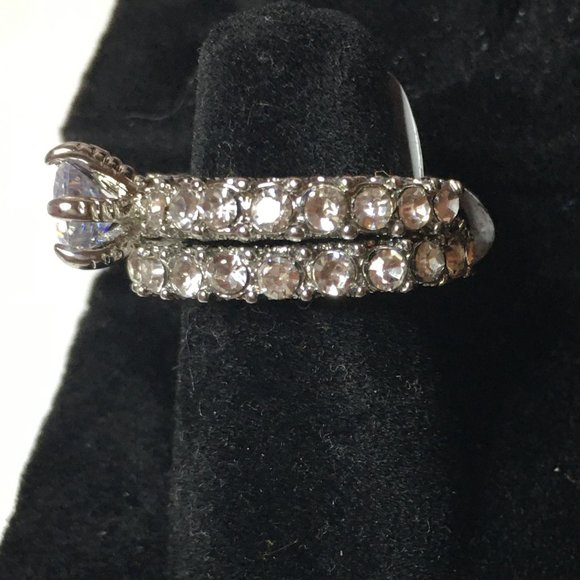 ring - Picture 2 of 4